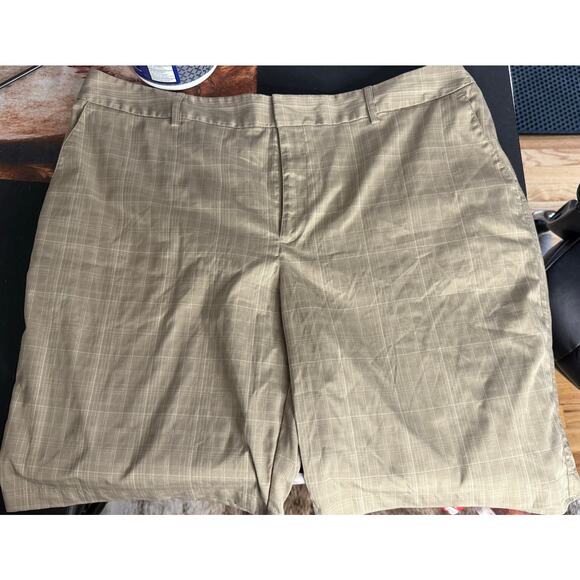 Men's Under Armour Golf Shorts - Size 40 W - Picture 1 of 5